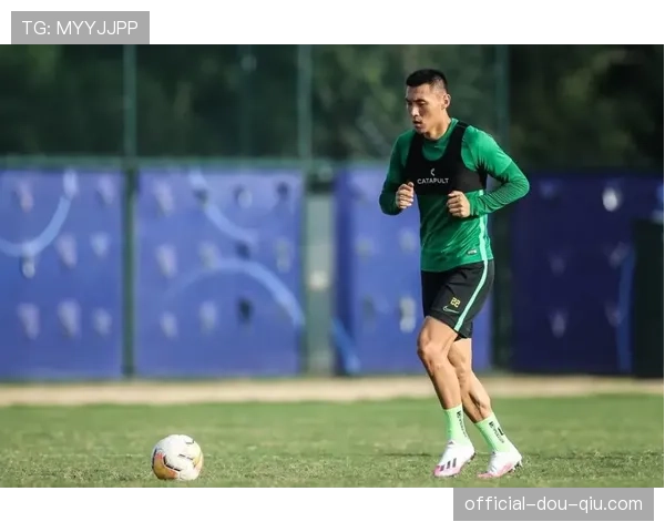 赛前动态:沃尔夫斯堡主帅表示,已针对对手后场出球弱点进行压迫演练 赛前动态:沃尔夫斯堡主帅表示,已针对对手后场出球弱点进行压迫演练